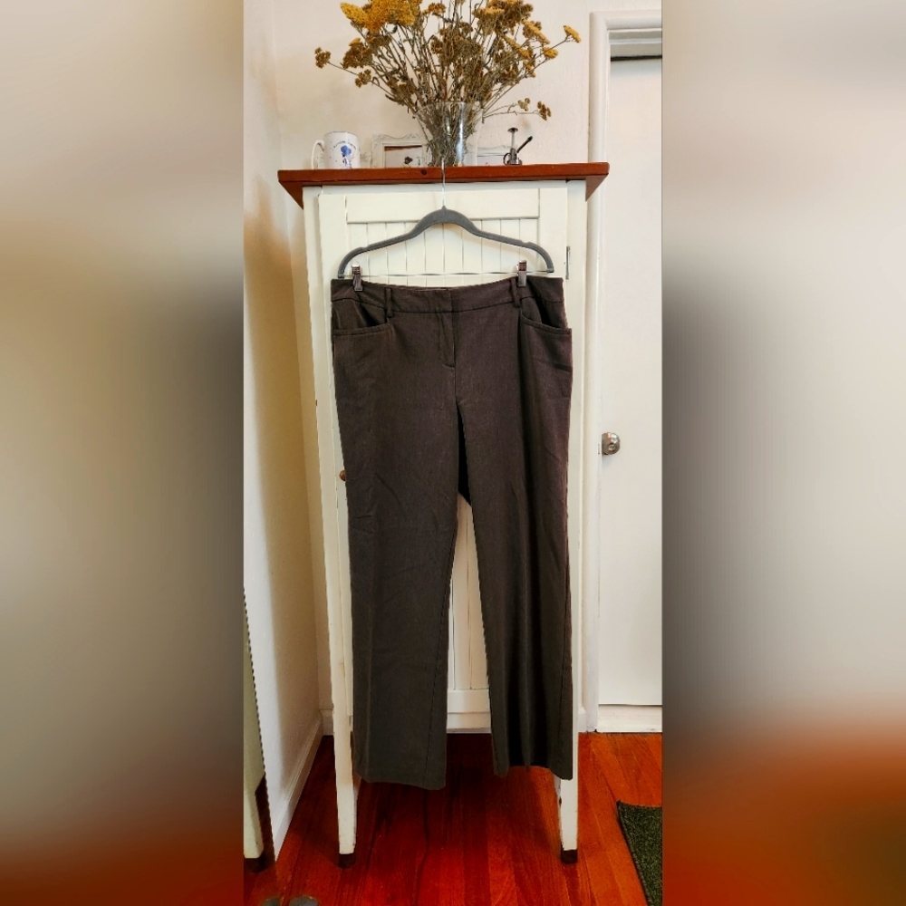Dress pants Apt 9 modern fit brown size 16